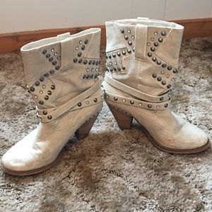 Boots from Buckle